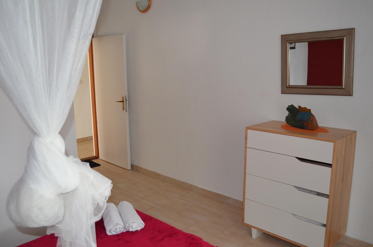 Poseidon Holiday Guesthouse Đảo Žirje Ngoại thất bức ảnh