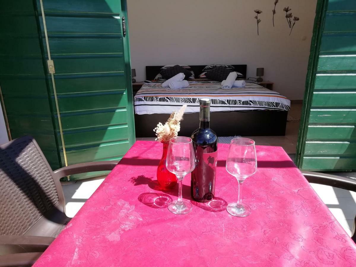 Poseidon Holiday Guesthouse Đảo Žirje Ngoại thất bức ảnh