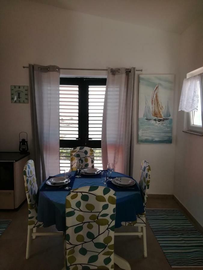 Poseidon Holiday Guesthouse Đảo Žirje Ngoại thất bức ảnh