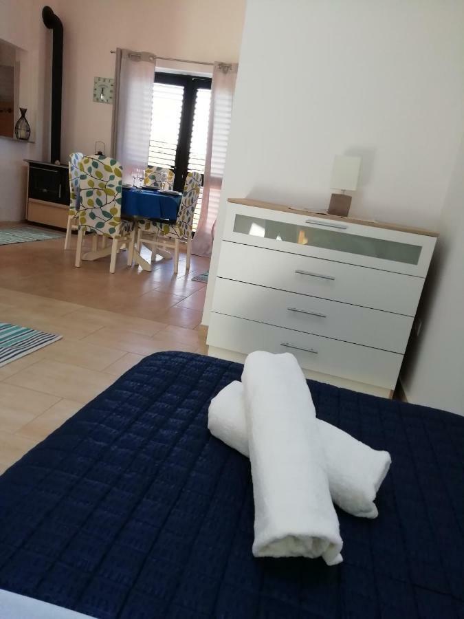 Poseidon Holiday Guesthouse Đảo Žirje Ngoại thất bức ảnh